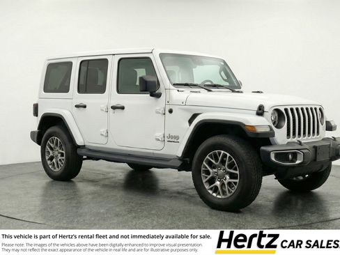 Used 2025 Jeep Wrangler Unlimited Sahara AWD/4WD image 1