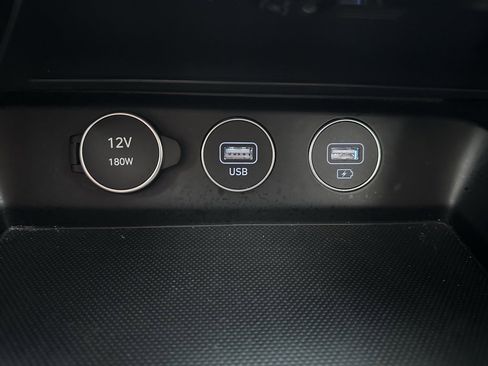 Used 2023 Genesis G70 2.0T image 28