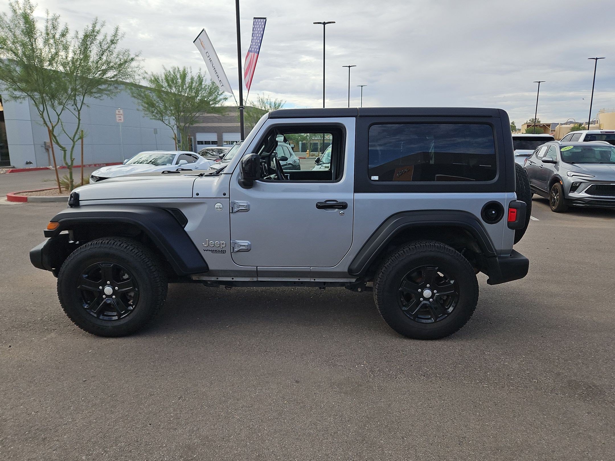 Used 2020 Jeep Wrangler Sport AWD/4WD image 2