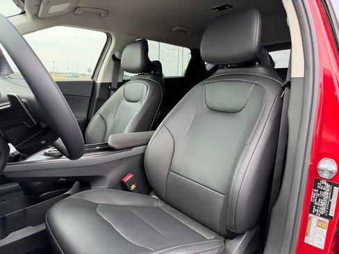 New 2025 Kia EV6 Wind RWD image 10