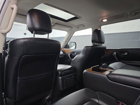 Used 2024 Nissan Armada SL w/ Captain's Chairs Package image 37