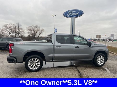 Used 2021 Chevrolet Silverado 1500 Custom image 2
