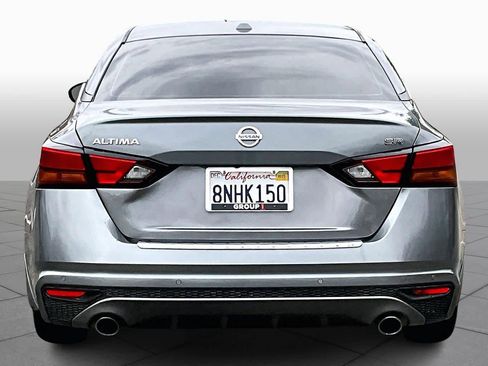 Used 2020 Nissan Altima 2.5 SR w/ Premium Package image 4