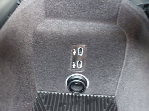 Used 2024 BMW i7 xDrive60 image 50