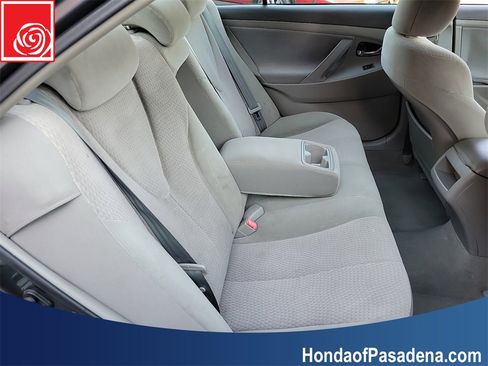 Used 2010 Toyota Camry image 21