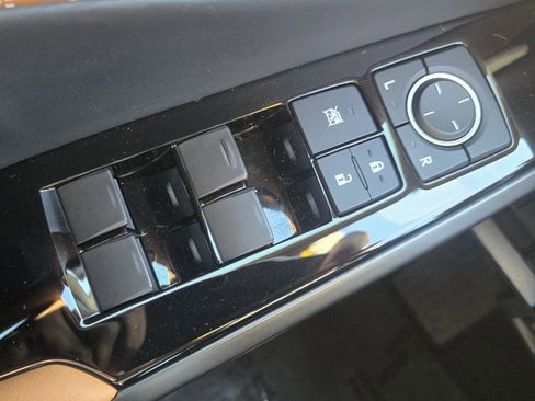 Used 2025 Lexus IS 350 F Sport image 31