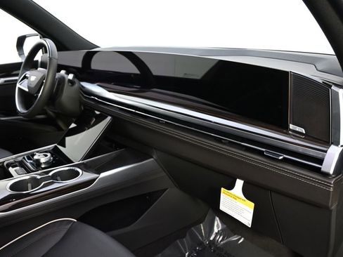 New 2026 Cadillac Escalade Luxury w/ LPO, Radiant Package image 15