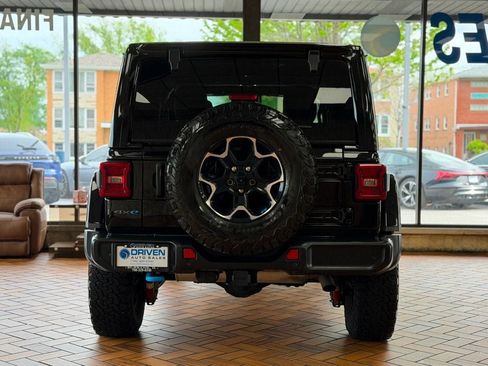 Used 2022 Jeep Wrangler Unlimited Rubicon 4xe w/ Cold Weather Group AWD/4WD image 4