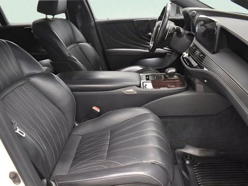 Used 2021 Lexus LS 500 AWD w/ Luxury Package image 19