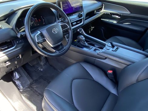 Certified 2025 Toyota Grand Highlander AWD image 26
