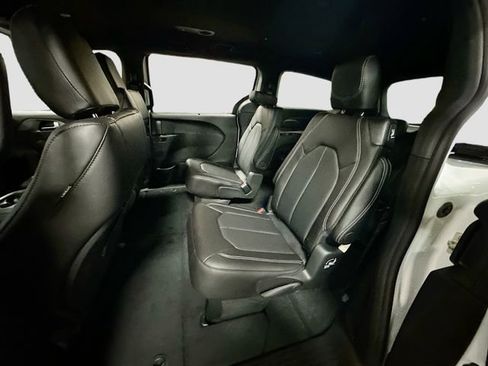 New 2026 Chrysler Pacifica Select image 23