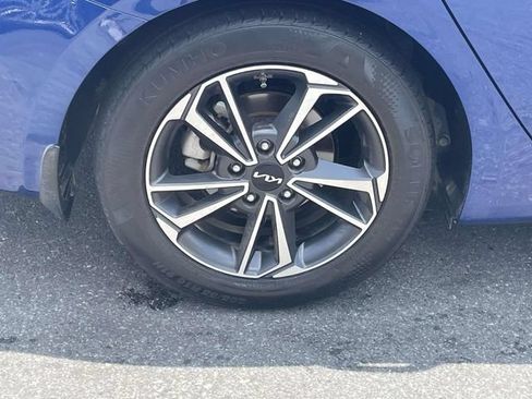 Certified 2022 Kia Forte LXS FWD image 12