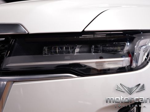 Used 2022 Cadillac Escalade Premium Luxury image 11