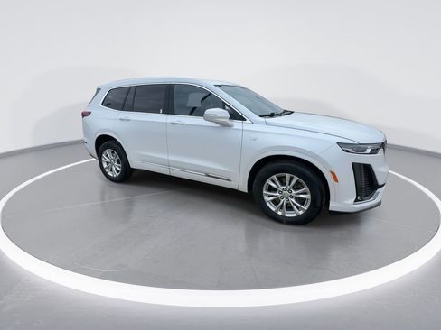 Used 2024 Cadillac XT6 Luxury w/ LPO, Floor Liner Package AWD/4WD image 2