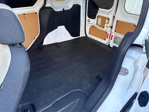 Used 2018 Ford Transit Connect XLT image 13