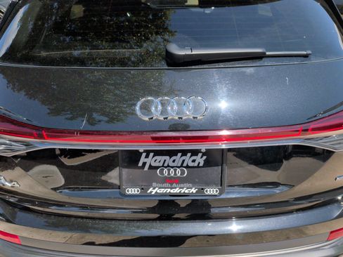 Used 2022 Audi Q4 e-tron Premium w/ Convenience Package AWD/4WD image 37