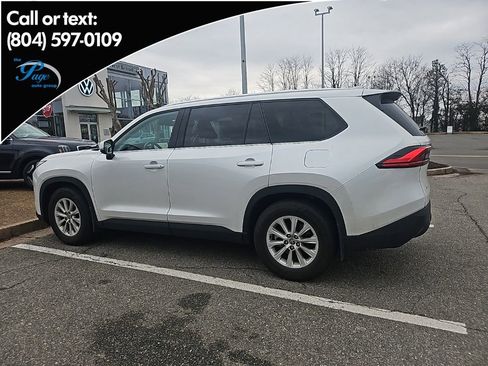 Used 2024 Toyota Grand Highlander image 1