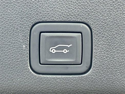 Used 2024 Chevrolet Suburban RST image 14