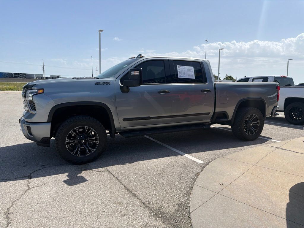 Used 2024 Chevrolet Silverado 3500 High Country w/ Technology Package AWD/4WD image 28