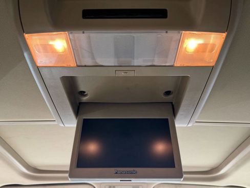 Used 2011 Chevrolet Tahoe LTZ image 36