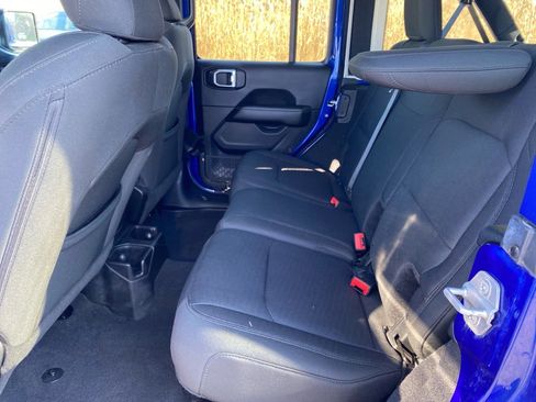 Used 2018 Jeep Wrangler Unlimited Sahara image 20