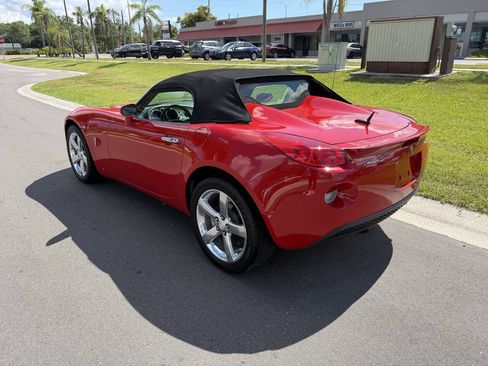 Used 2008 Pontiac Solstice Convertible w/ Preferred Package RWD image 4