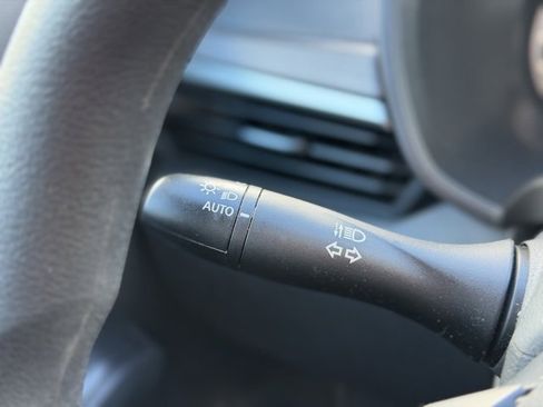 Used 2025 Nissan Altima 2.5 SV image 27