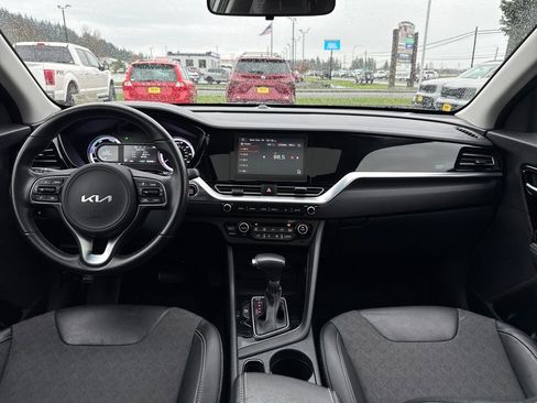 Certified 2022 Kia Niro LXS image 12