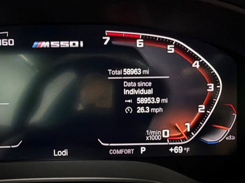 Used 2021 BMW M550i xDrive w/ Executive Package AWD/4WD image 31