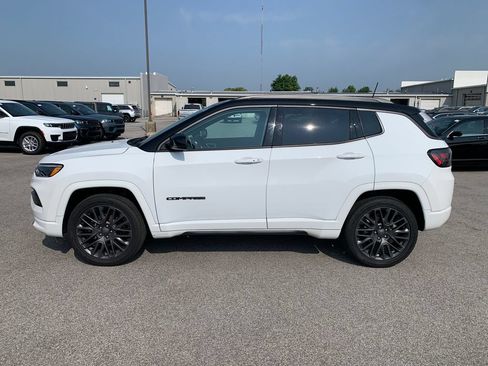 Used 2022 Jeep Compass High Altitude AWD/4WD image 3