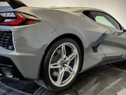 Used 2024 Chevrolet Corvette Stingray Premium Cpe w/ Z51 Performance Package RWD image 28
