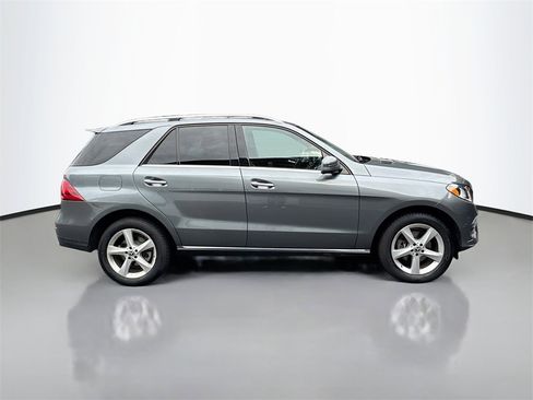 Used 2018 Mercedes-Benz GLE 350 4MATIC image 3
