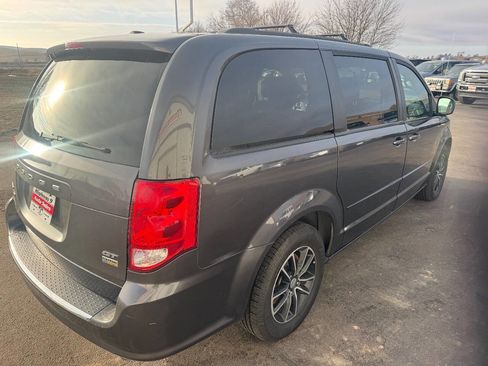 Used 2017 Dodge Grand Caravan GT image 5