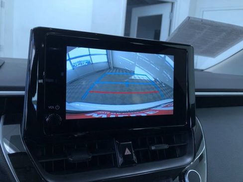 Used 2025 Toyota Corolla LE image 27