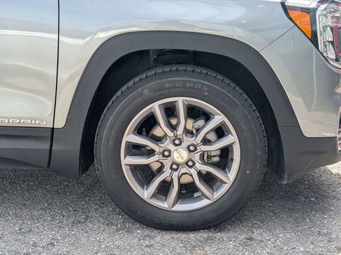 Used 2024 GMC Terrain SLT AWD/4WD image 11