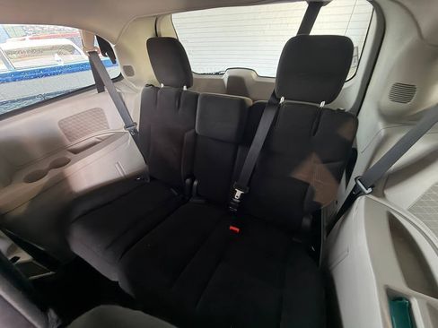 Used 2016 Dodge Grand Caravan SE w/ Quick Order Package 29E SE FWD image 17