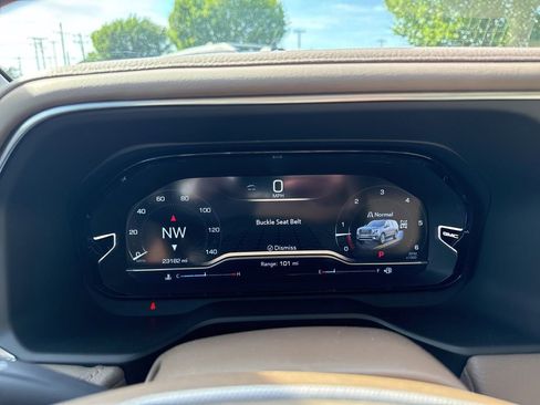 Used 2024 GMC Yukon Denali AWD/4WD image 10