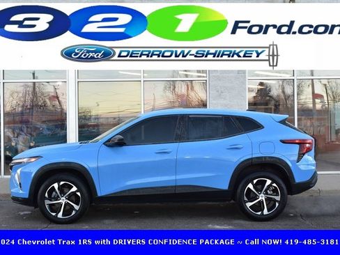 Used 2024 Chevrolet Trax RS w/ Driver Confidence Package image 2
