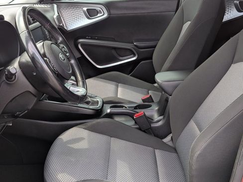 Used 2021 Kia Soul X-Line FWD image 11