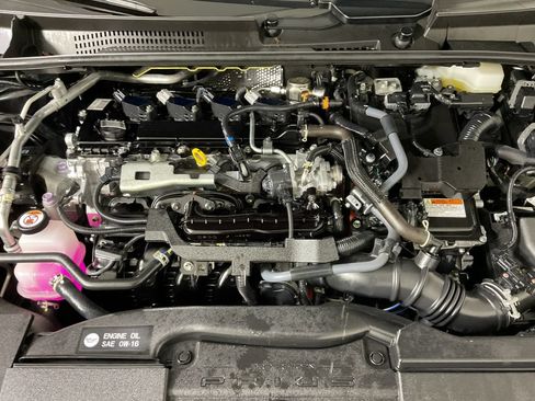 Used 2025 Toyota Prius LE AWD/4WD image 25