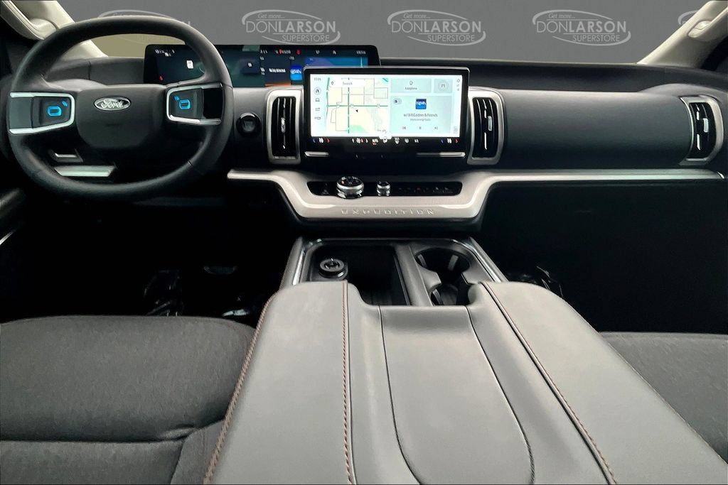 Used 2025 Ford Expedition Active AWD/4WD image 11