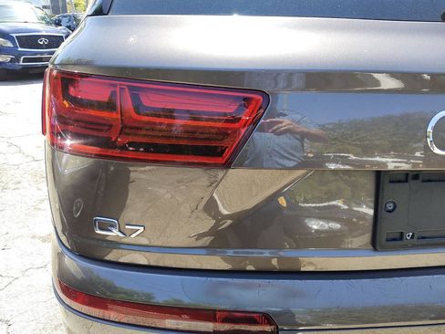Used 2017 Audi Q7 3.0T Premium Plus AWD/4WD image 39