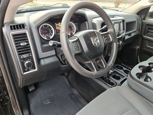 Used 2018 RAM 2500 Tradesman w/ Chrome Appearance Group image 11