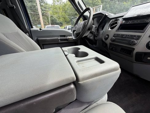 Used 2011 Ford F250 XLT w/ Chrome Pkg AWD/4WD image 22