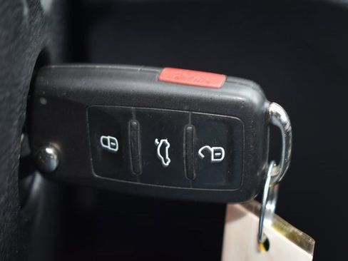 Used 2012 Volkswagen Passat TDI SE image 23