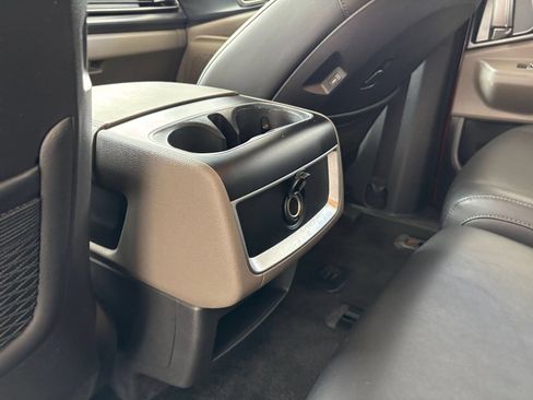 Used 2026 Kia Carnival FWD image 24