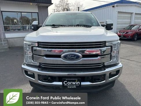 Used 2018 Ford F250 Lariat w/ Lariat Value Package image 2