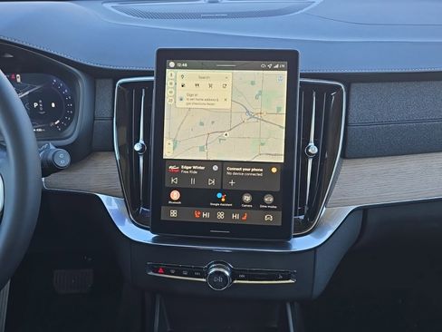 New 2026 Volvo XC90 B6 Plus w/ Protection Package image 16