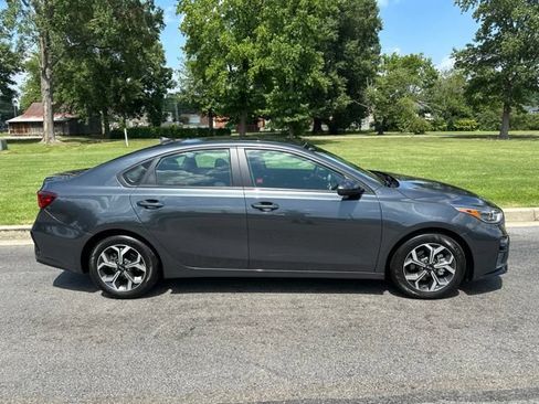 Used 2019 Kia Forte LXS FWD image 29