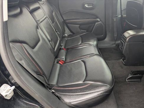 Used 2017 Jeep Compass Trailhawk w/ Leather Interior Group AWD/4WD image 18